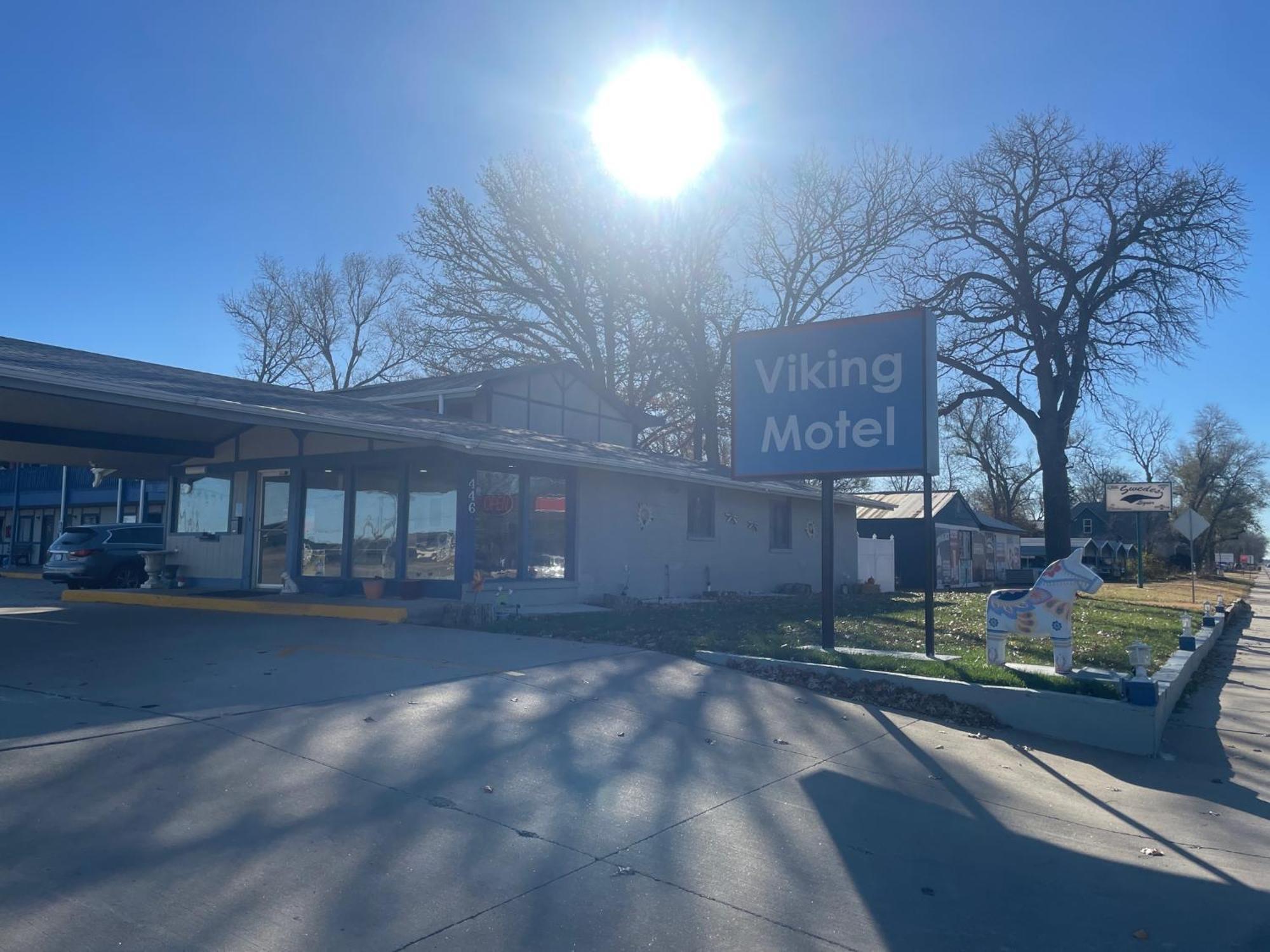 Viking Motel Lindsborg Exterior photo