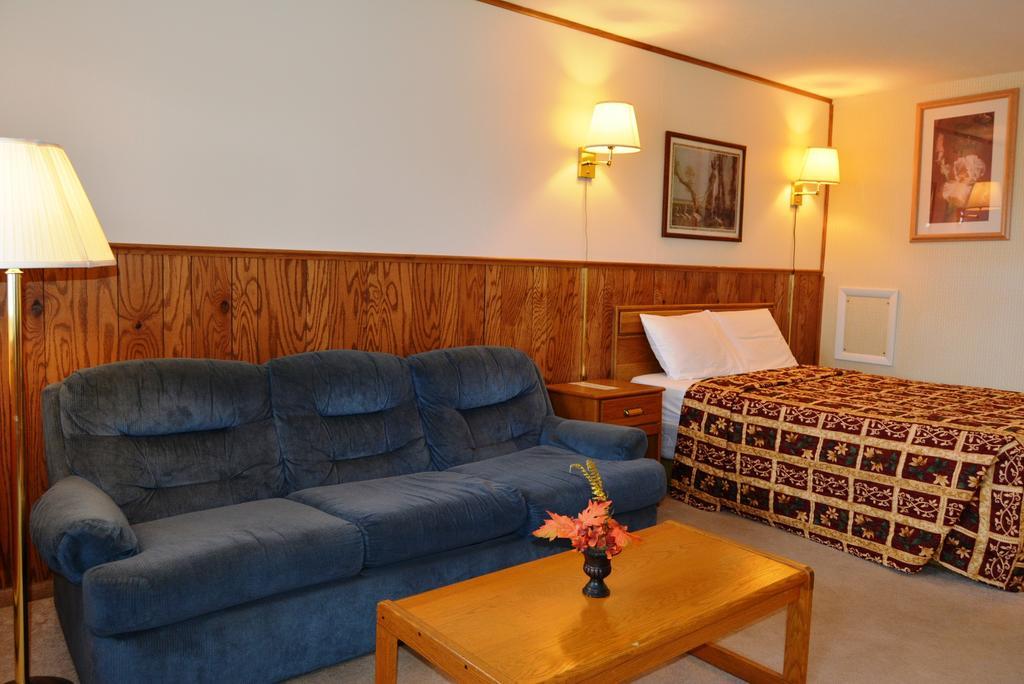 Viking Motel Lindsborg Room photo