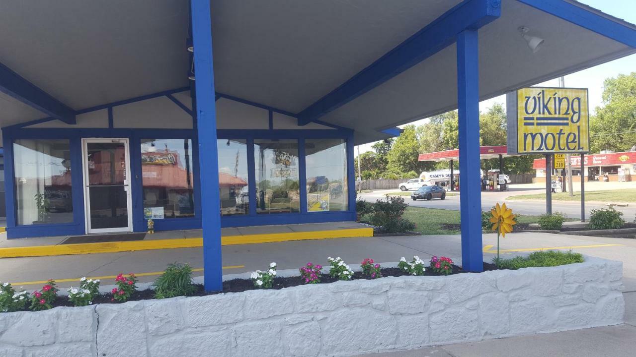 Viking Motel Lindsborg Exterior photo